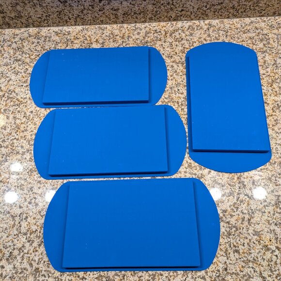 Mini Ice Trays + Paw Print Silicone Baking Mold Bundle (Used Like New) - Picture 6 of 15